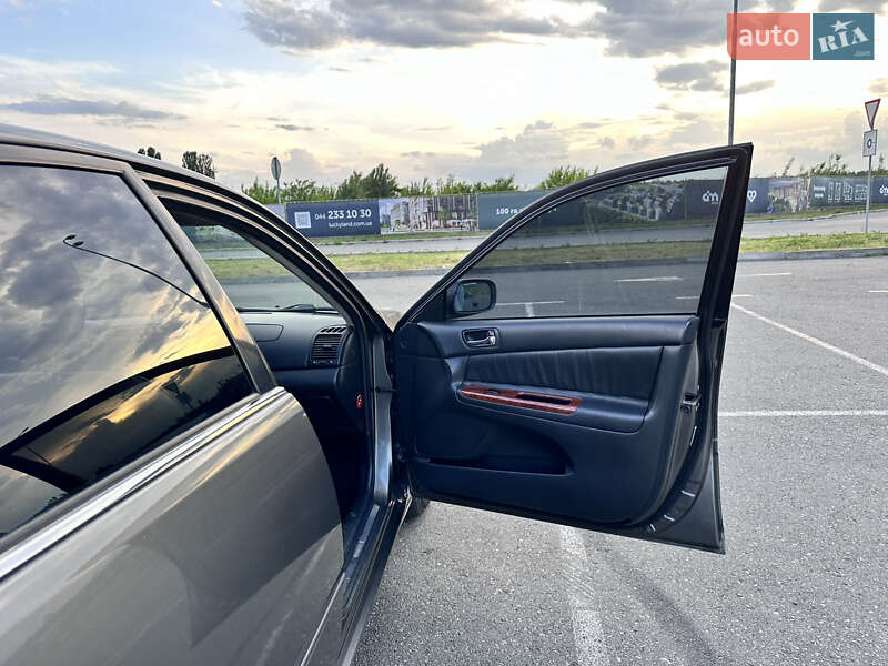 Седан Toyota Camry 2002 в Сумах