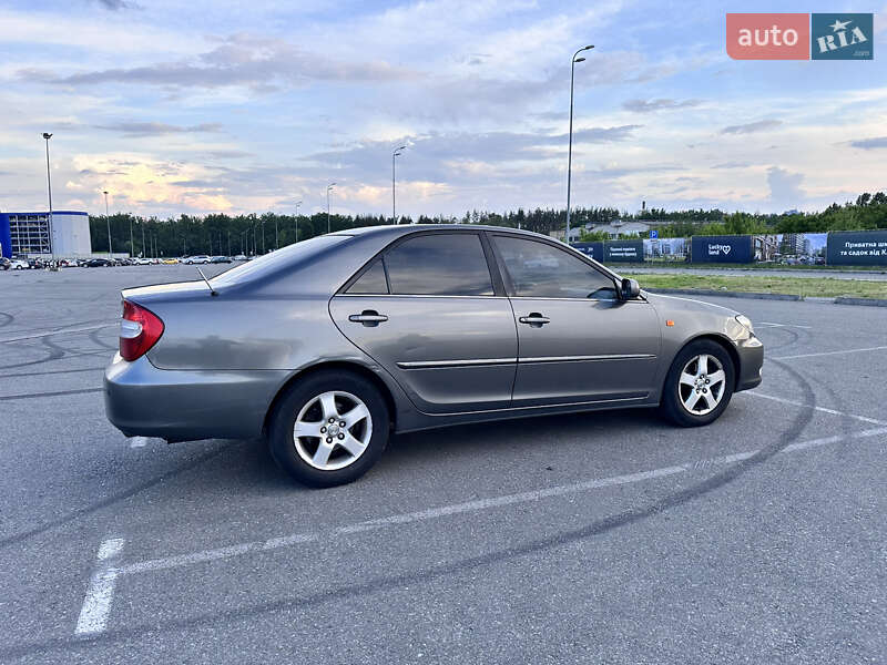 Седан Toyota Camry 2002 в Сумах