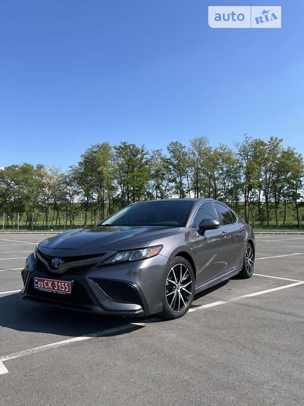 Седан Toyota Camry 2021 в Днепре