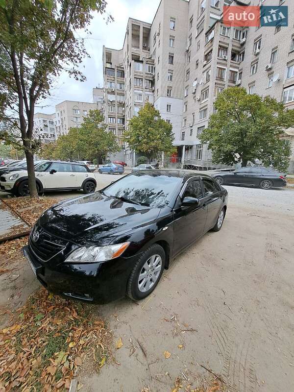 Седан Toyota Camry 2007 в Кривом Роге