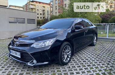 Седан Toyota Camry 2017 в Києві