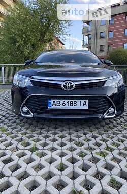 Седан Toyota Camry 2017 в Києві