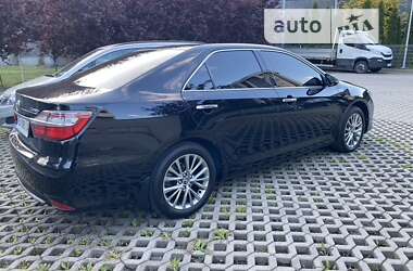 Седан Toyota Camry 2017 в Києві