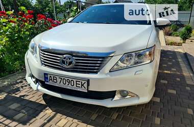 Седан Toyota Camry 2012 в Тульчині