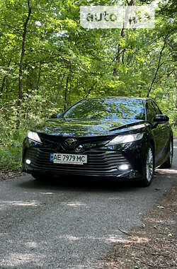 Седан Toyota Camry 2019 в Дніпрі