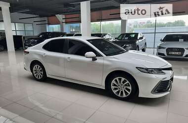 Седан Toyota Camry 2021 в Хмельницькому