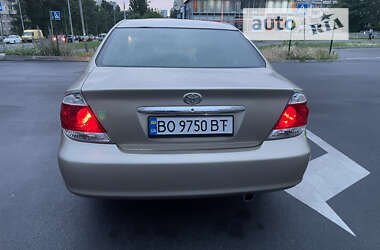 Седан Toyota Camry 2005 в Києві