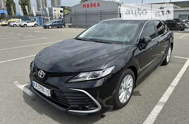 Седан Toyota Camry 2022 в Киеве