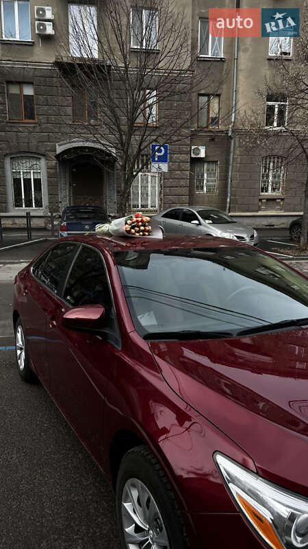 Седан Toyota Camry 2015 в Дніпрі