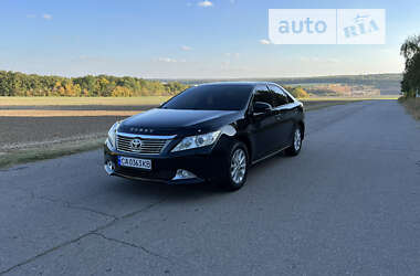 Седан Toyota Camry 2013 в Умані