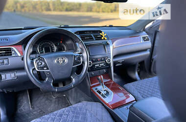 Седан Toyota Camry 2013 в Умані