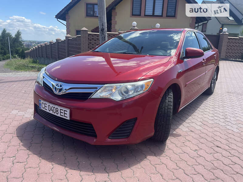 Седан Toyota Camry 2013 в Чернівцях