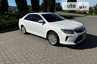 Седан Toyota Camry 2016 в Хмельницькому