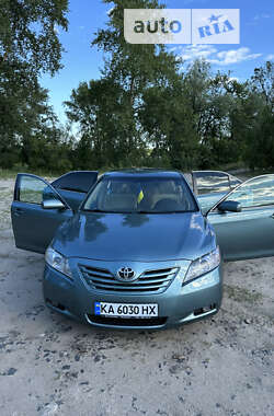 Седан Toyota Camry 2009 в Киеве