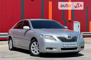 Седан Toyota Camry 2006 в Києві