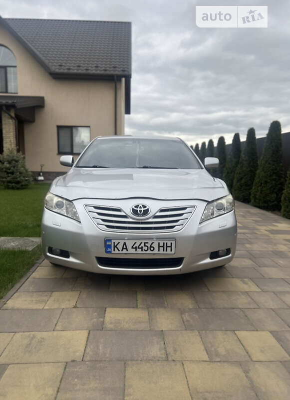 Седан Toyota Camry 2008 в Броварах