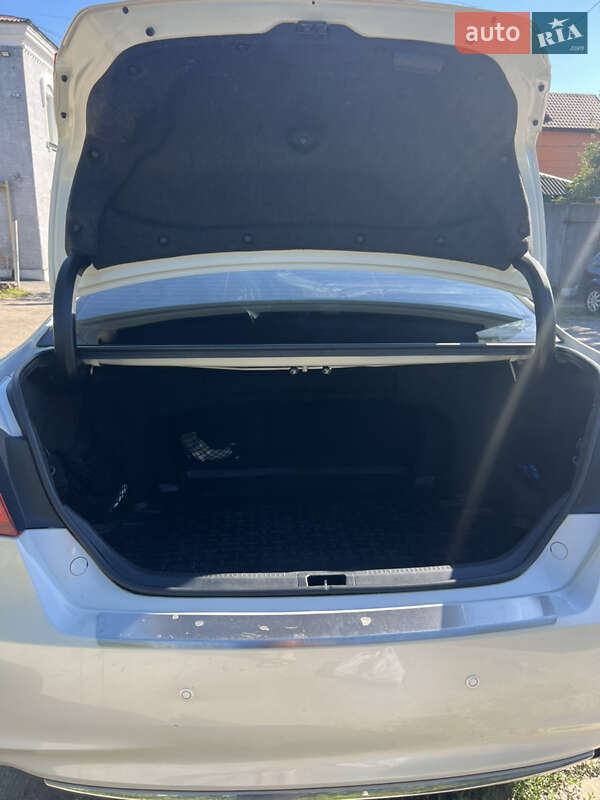 Седан Toyota Camry 2017 в Житомире