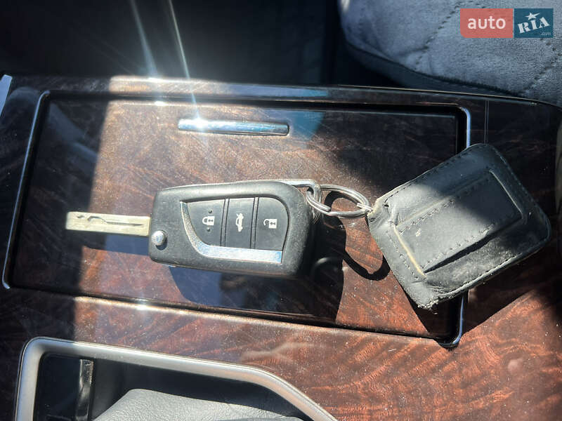 Седан Toyota Camry 2017 в Житомире