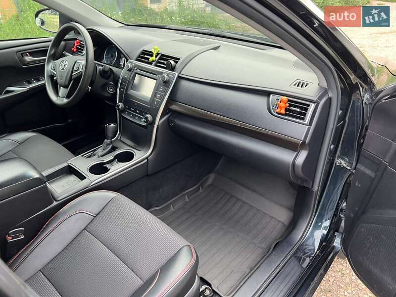 Седан Toyota Camry 2014 в Харкові