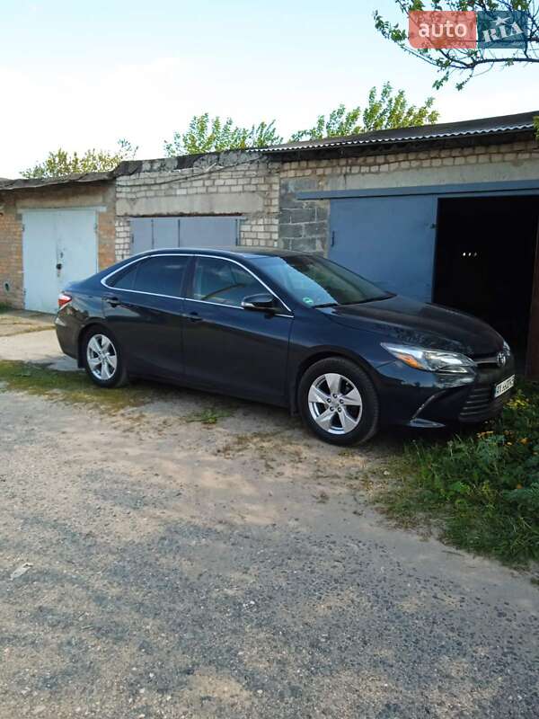 Седан Toyota Camry 2014 в Харкові