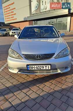 Седан Toyota Camry 2005 в 