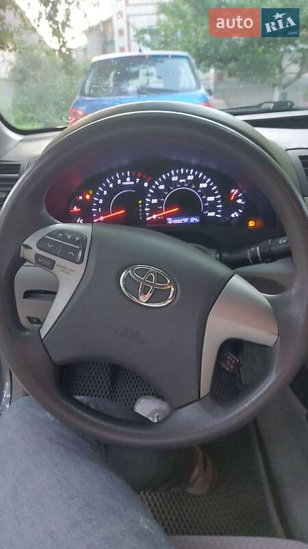 Седан Toyota Camry 2009 в Киеве