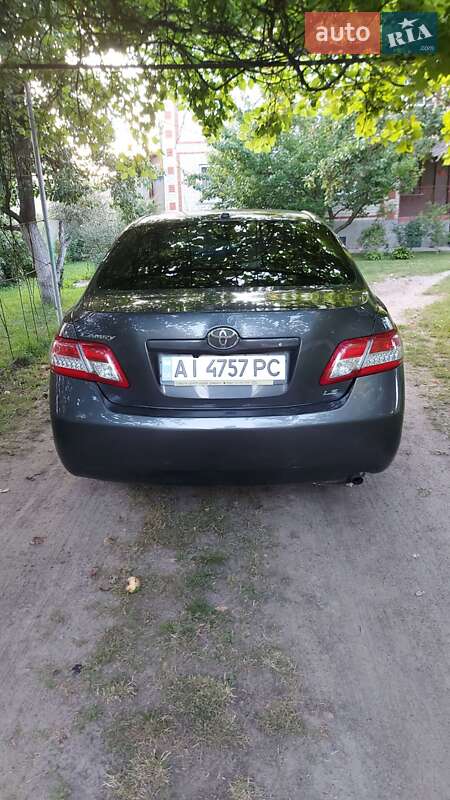 Седан Toyota Camry 2009 в Киеве