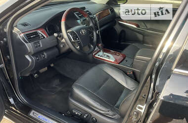 Седан Toyota Camry 2013 в 