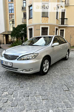 Седан Toyota Camry 2002 в Києві