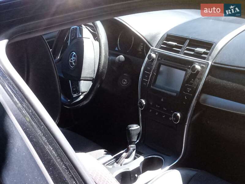 Седан Toyota Camry 2015 в Хмільнику