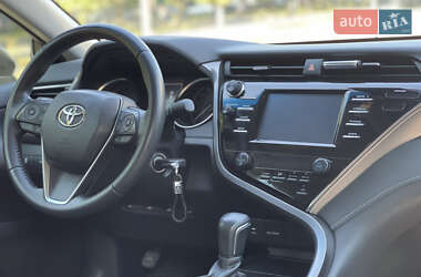Седан Toyota Camry 2017 в 