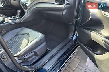 Седан Toyota Camry 2019 в 