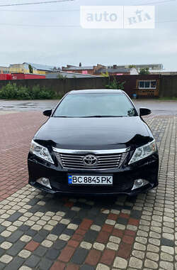 Седан Toyota Camry 2011 в Львове