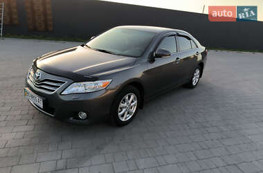 Седан Toyota Camry 2011 в Козове