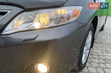 Седан Toyota Camry 2011 в Козове