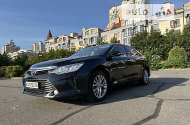 Седан Toyota Camry 2017 в Киеве