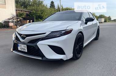 Седан Toyota Camry 2018 в Луцьку