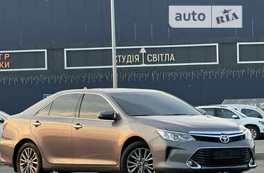 Седан Toyota Camry 2014 в Днепре