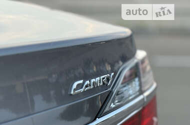 Седан Toyota Camry 2014 в Днепре