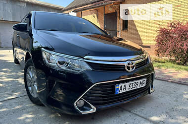 Седан Toyota Camry 2017 в Киеве