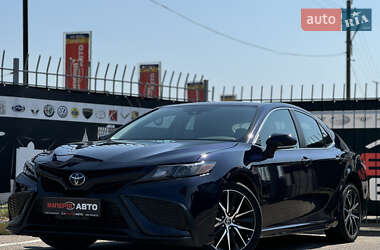 Седан Toyota Camry 2021 в Киеве