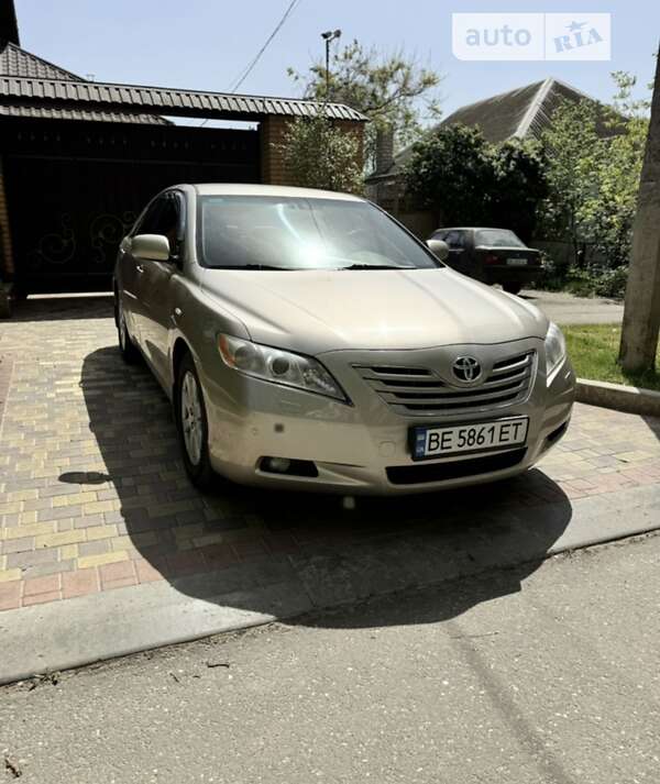 Седан Toyota Camry 2008 в Николаеве
