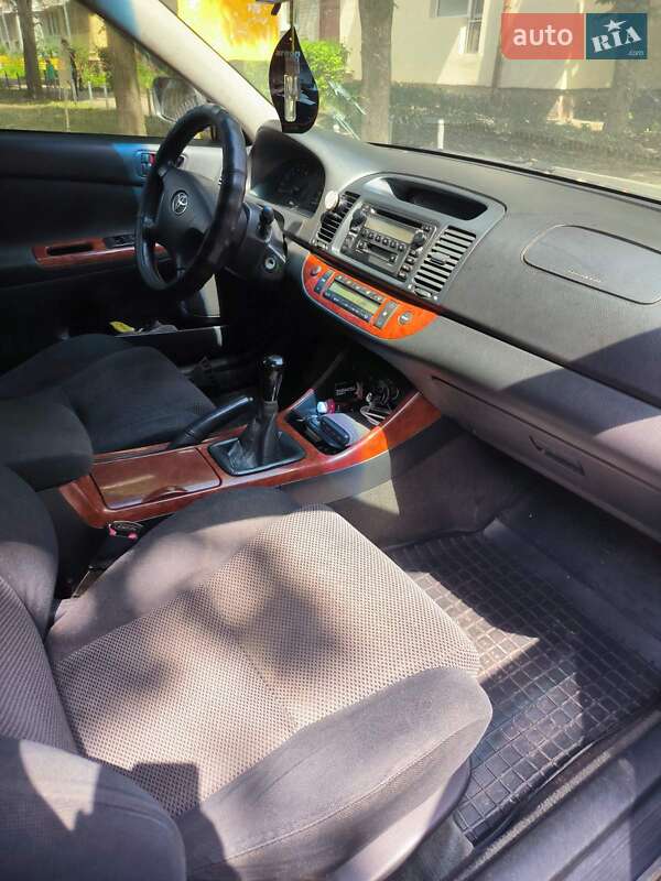 Седан Toyota Camry 2004 в Харькове