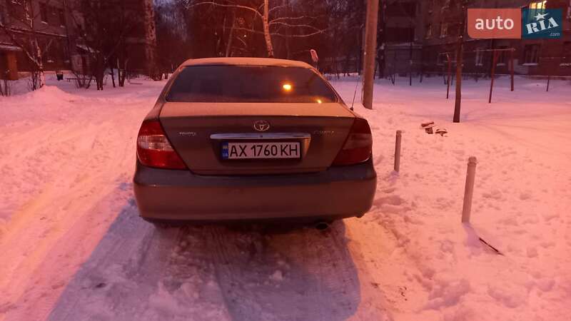 Седан Toyota Camry 2004 в Харькове