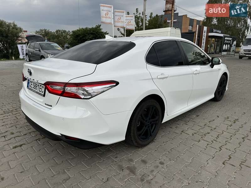 Седан Toyota Camry 2019 в Черновцах