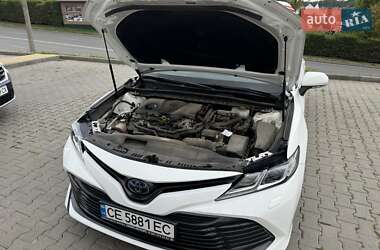 Седан Toyota Camry 2019 в Черновцах