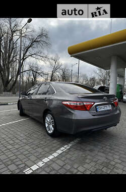 Седан Toyota Camry 2015 в Дніпрі