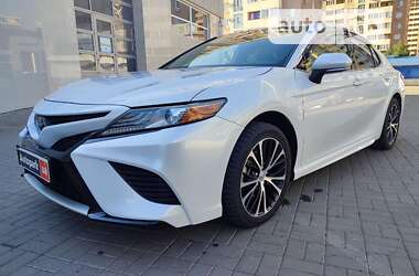 Седан Toyota Camry 2019 в Одесі