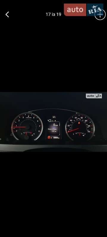 Седан Toyota Camry 2016 в Ужгороді