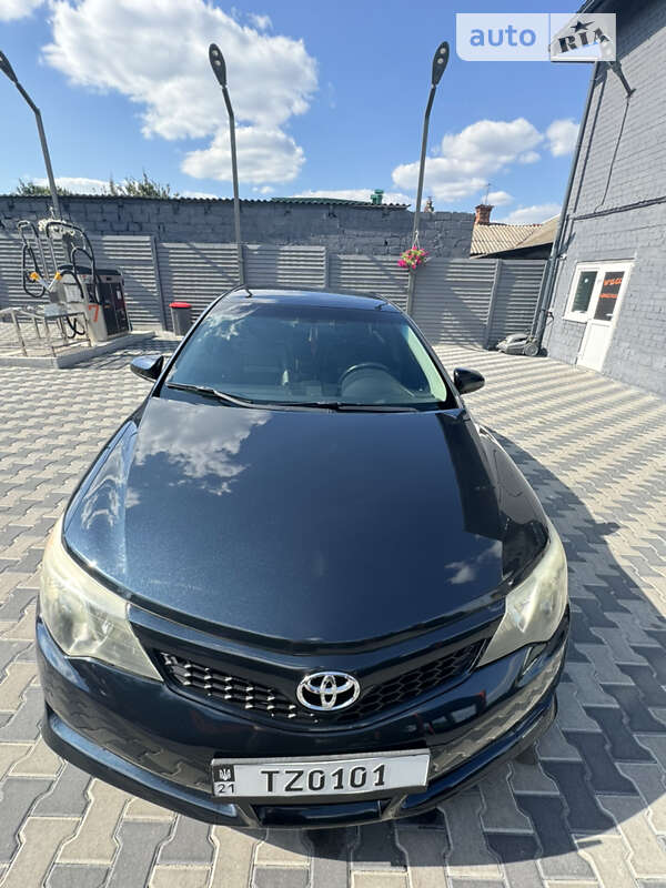 Седан Toyota Camry 2012 в Харькове